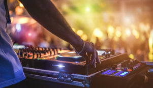 Copertina di In nove punti: il viaggio garantito di un dj