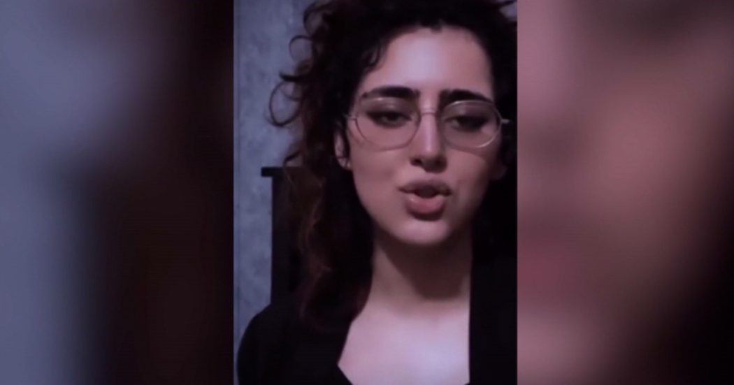 Proteste in Iran, una ragazza canta ‘Bella ciao’ in onore di Mahsa Amini: il video fa il giro del mondo