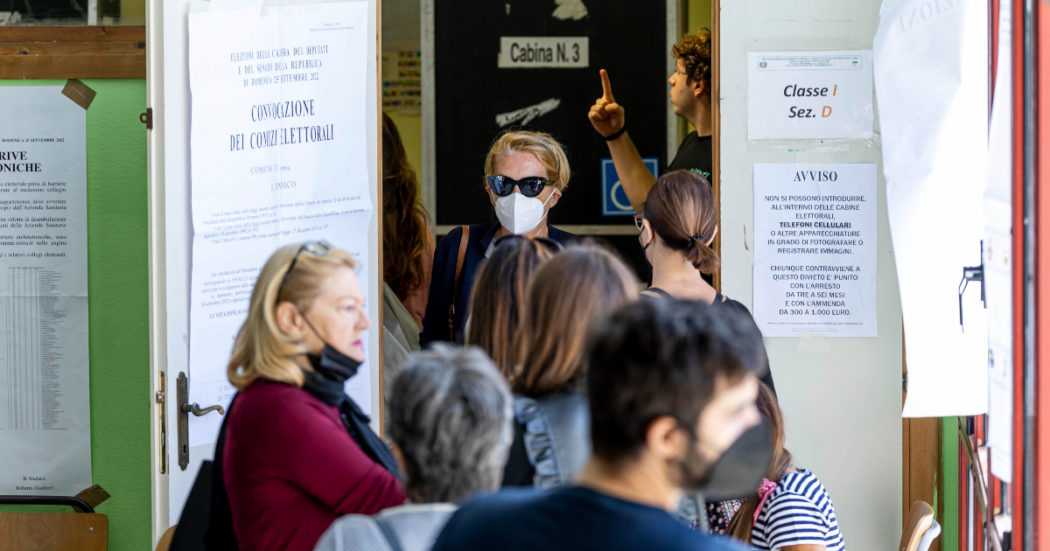 Elezioni, diretta – Alle 12 affluenza al 19,21%. Il fuorionda di Berlusconi: “Salvini è un amico, ma non ha mai lavorato”