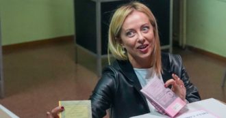 Copertina di La destra trionfa ma non potrà toccare la Carta senza referendum: l’abbiamo scampata bella