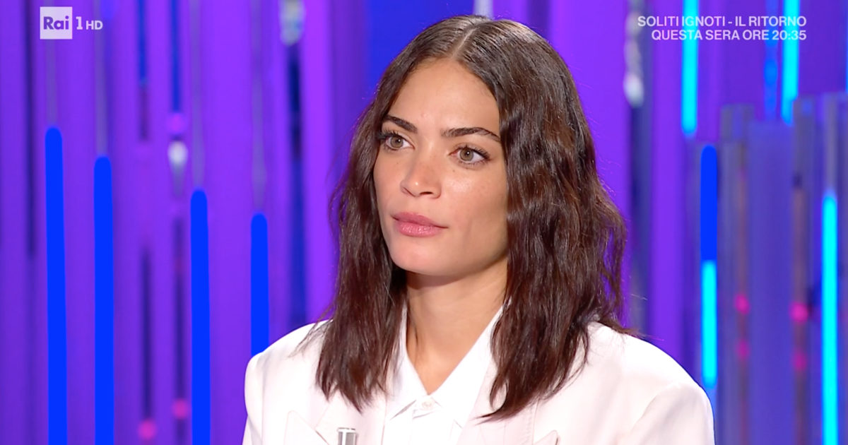 Domenica In, la gaffe di Mara Venier con Elodie e Iannone: “Si chiama Andrea questo ragazzo?”