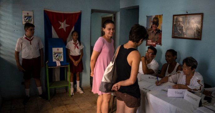 Referendum Cuba, il 66% ha detto sì al nuovo Codice della famiglia: ok a maternità surrogata, matrimoni e adozioni gay