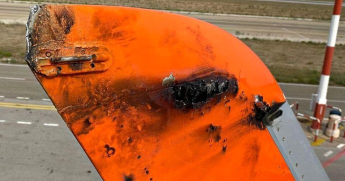 Volo Easyjet Milano-Napoli colpito da un fulmine, atterraggio di emergenza a Bari