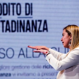 Copertina di L’Ue avvisa Giorgia&Co: “Il reddito non va cancellato”. Il Fatto di domani 29 settembre