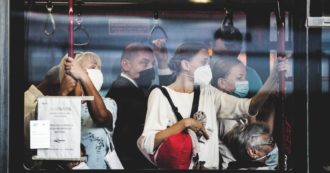 Copertina di Sabato addio alle mascherine su bus e treni. Possibile proroga per gli ospedali e le Rsa