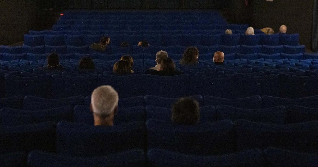 Caro energia, in sala con la coperta di casa. Il Circuito Cinema di Bologna abbassa le temperature