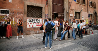 Copertina di Roma, studenti del liceo Virgilio identificati dai Carabinieri: stavano tenendo in piazza un’assemblea d’istituto su diritti e fascismo