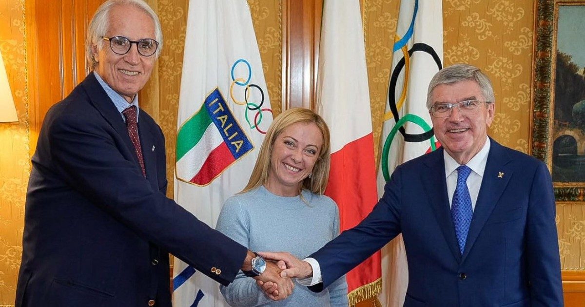 Meloni e l’incontro poco istituzionale col capo dello sport mondiale Bach (tramite Malagò): sul tavolo i ritardi di Milano-Cortina