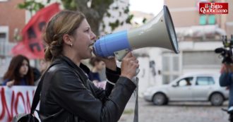 Copertina di Roma, tornano in piazza le attiviste che hanno contestato Boldrini: “Qui per difendere i consultori. Pd? Ha smantellato diritti sociali”