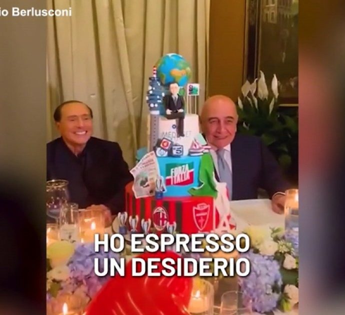 Berlusconi e il compleanno in famiglia: la torta a quattro piani ricorda le “quattro vite” del leader di Forza Italia – Video
