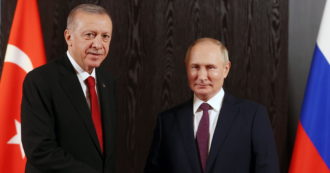 Copertina di Erdogan, pacifista a intermittenza: media in Ucraina, guerreggia in patria