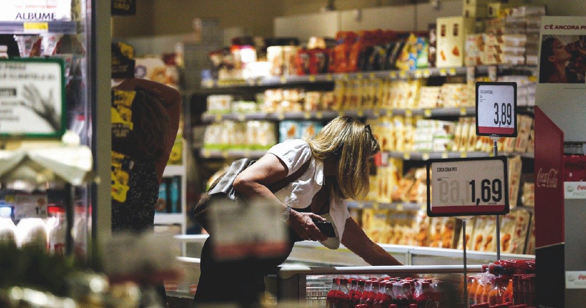 La classifica dei supermercati più convenienti secondo Altroconsumo: “Così si risparmiano 3.455 euro all’anno”