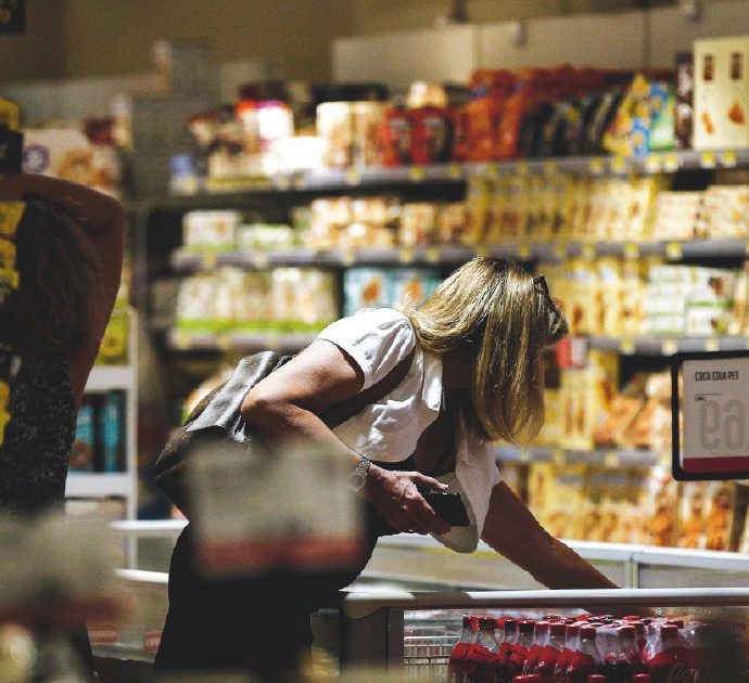 La classifica dei supermercati più convenienti secondo Altroconsumo: “Così si risparmiano 3.455 euro all’anno”