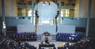 Copertina di Germania, il Bundestag approva la riforma che trasforma il sussidio sociale in reddito di cittadinanza