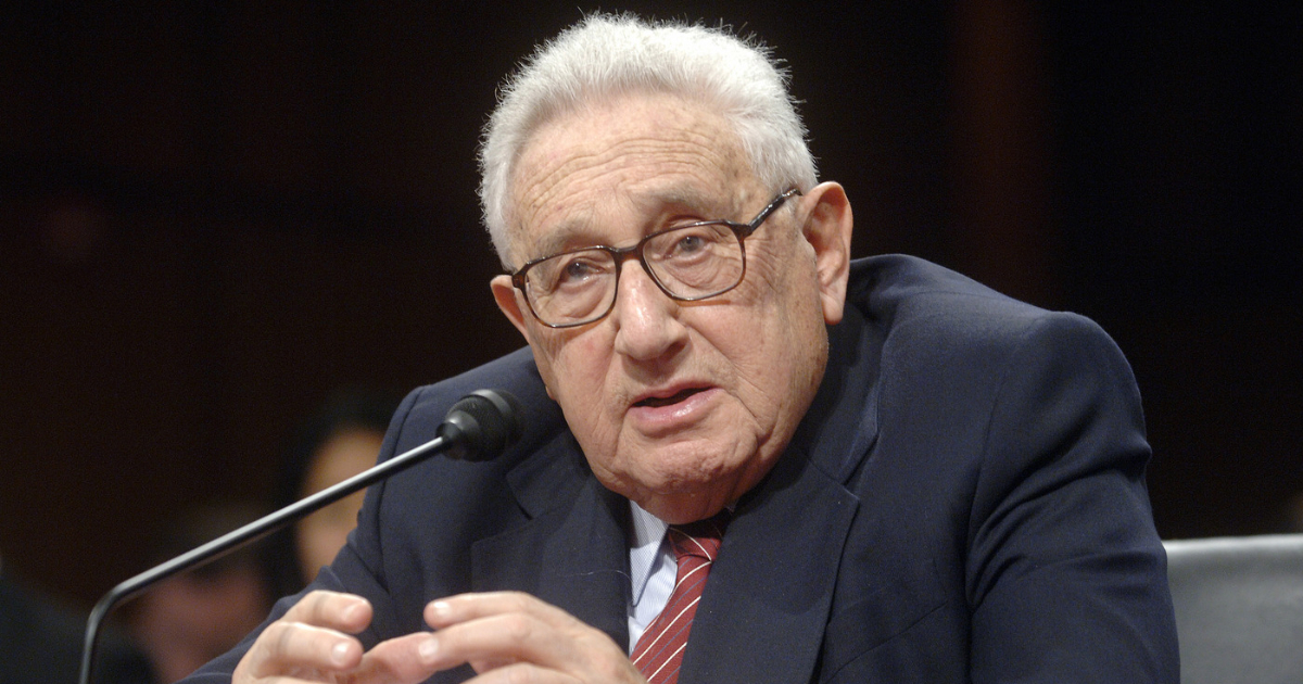 Kissinger: “Russia lost, but now we need to talk to Moscow to avoid nuclear escalation. It doesn’t matter if we like Putin or not.”