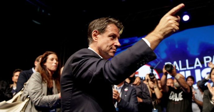 Conte, obiettivo “sorpasso” per guidare il centrosinistra