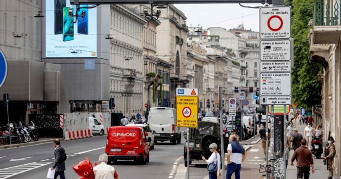 Copertina di Milano, partono nel caos i divieti all’Area B: introvabili le “scatole nere” della Regione