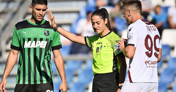 Chi è Maria Sole Ferrieri Caputi, la prima donna che ha arbitrato in Serie A. Autorevole e precisa all’esordio: “È la prima, non l’ultima”