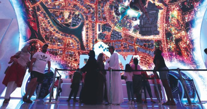 Copertina di Bin Salman paga gli influencer per attrarre turisti europei