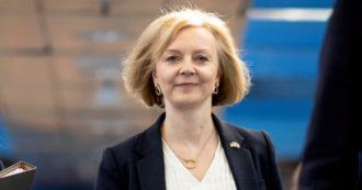 Copertina di Tagli fiscali ai super ricchi, ora Liz Truss fa retromarcia