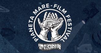 Copertina di Pianeta mare film festival, la manifestazione che esplora il legame tra il mondo sottomarino e la pellicola (con un occhio alla transizione)