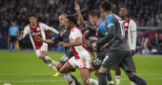 Copertina di Ajax-Napoli: 1 a 6. Lo show dei ragazzi di Spalletti: la squadra che si diverte vince anche ad Amsterdam