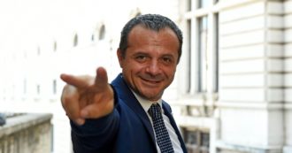 Copertina di La polizia sconsiglia l’intervento di Cateno De Luca a Pontida: “Ordine pubblico”. Lui scrive a Salvini: “Se non hai paura facci parlare”
