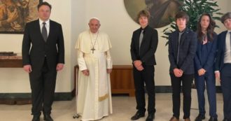 Copertina di Papa Francesco come Elon Musk: tra le poche voci a chiedere un cessate il fuoco in Ucraina