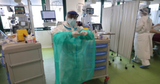 Copertina di Sanità, via libera del governo al rinnovo contrattuale per 500mila addetti del settore. Per gli infermieri fino a 170 euro in più al mese