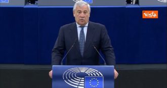 Copertina di Tajani saluta l’Europarlamento: “Continuerò il mio impegno a Roma”. Standing ovation dai (pochi) deputati presenti
