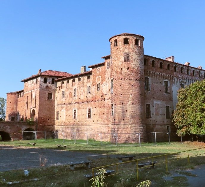 Il paradosso del Castello di Monticelli d’Ongina: lo ristrutturano con i soldi del ministero, ma è in vendita per un milione di euro