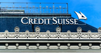 Copertina di Credit Suisse in cerca di un investitore per la cessione di alcune attività dell’investment banking. Prosegue l’esodo dei top manager