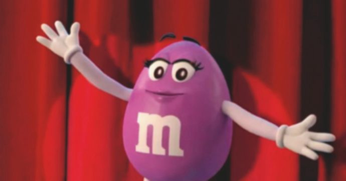 Usa, la M&M’s viola scandalizza i conservatori: “È transgender”