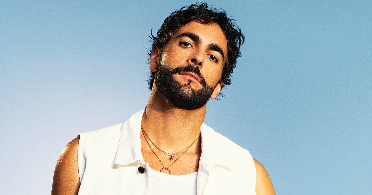 Marco Mengoni appare su Tinder per cercare l’anima gemella: “Io ci provo”, ma FqMagazine ha scoperto la verità