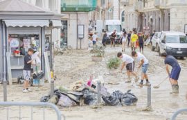 Copertina di Cambiamenti climatici, in Italia 254 fenomeni meteorologici estremi nei primi 10 mesi del 2022: è già il 27% in più di tutto il 2021