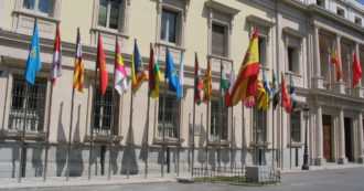 Copertina di Spagna, ok finale alla legge sulla Memoria democratica: l’apologia del franchismo è reato