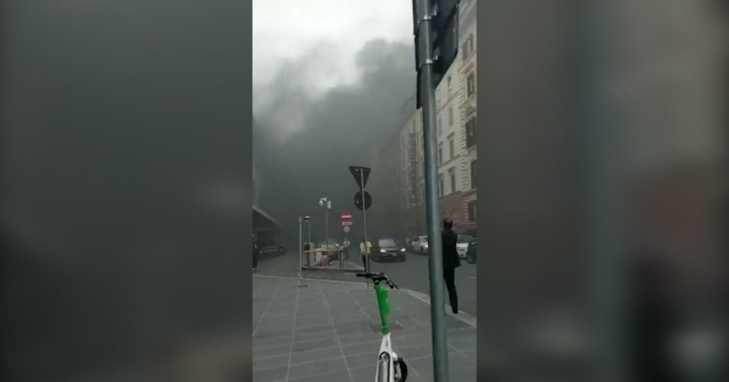 Roma, incendio vicino a Termini: una nube di fumo avvolge la stazione – Video