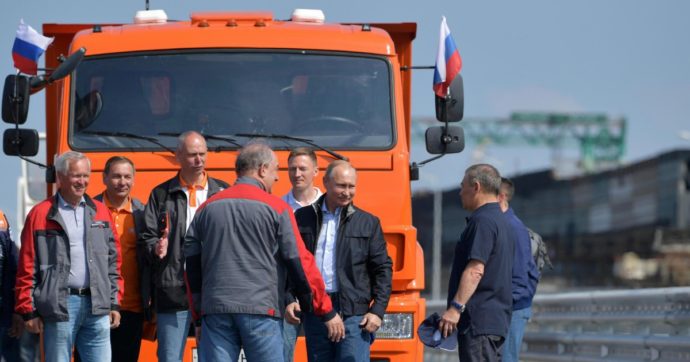 Kiev e il sogno proibito: distruggere un simbolo dell’annessione russa