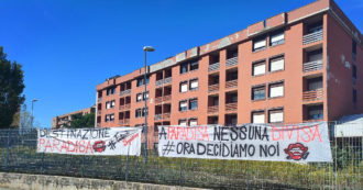 Copertina di Pisa, il sindaco vuole destinare l’ex studentato ai militari. La protesta degli universitari: “In centinaia senza alloggio, così nega un diritto”