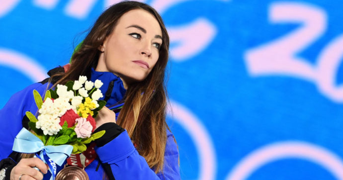 Dorothea Wierer, la campionessa del biathlon si racconta al Fatto.it e parla di pace: “Stop alla guerra, bisogna tornare presto alla normalità”