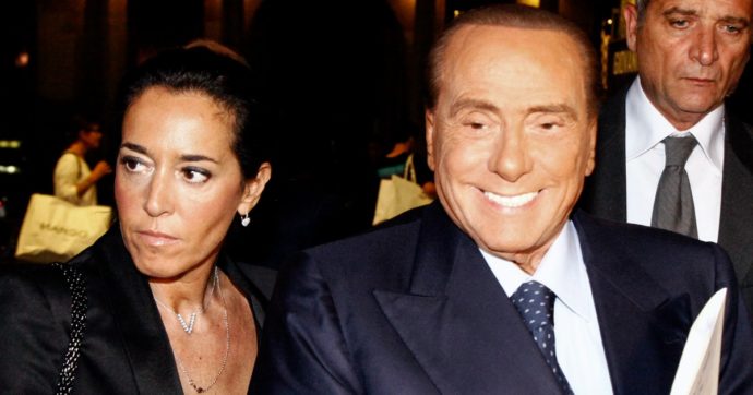 Forza Italia dopo Berlusconi, la prima mossa dei ronzulliani è tornare in televisione e sui social