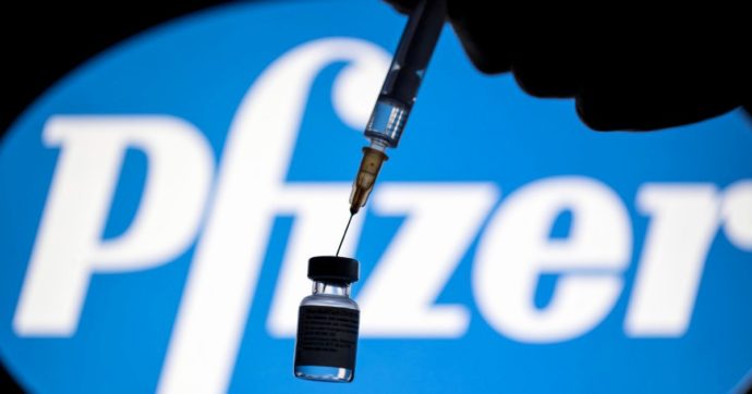 Pfizer ammette: “Nessun test sui vaccini per stop a contagi”