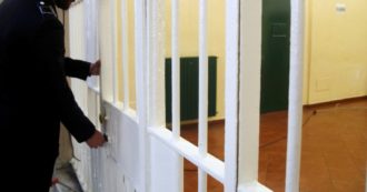 Copertina di Biella, indagine su violenze in carcere: vicecomandante della polizia penitenziaria ai domiciliari. Aveva denunciato un detenuto
