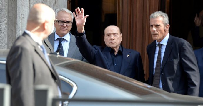 Cravatta, impasse e Ronzulli afona: poi il gotha convince B.