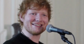 Copertina di Ed Sheeran ha regalato un pene gigante di marmo al collega Sam Smith: “Per spostarlo ci vuole una gru”