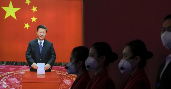 Cina, Xi Jinping leader supremo verso il terzo mandato. Così il Partito Comunista punta sull’uomo forte costruito “in casa”