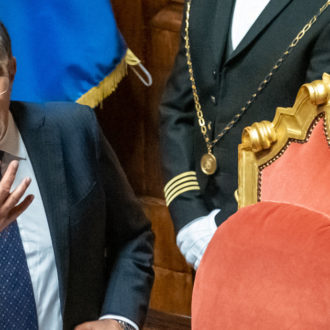 Copertina di La Russa eletto con “l’aiutino” e il “vaffa” di B.: il Fatto di domani 14 ottobre