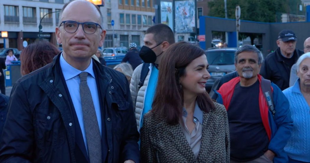 Roma, sit-in per la pace davanti all’ambasciata russa. Letta: “Noi a tutte le manifestazioni per il cessate il fuoco, ma no all’equidistanza”