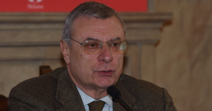 Giovanni Zito, il medico ex sindaco di Pompei accusato di violenze sessuali: il gip gli vieta di esercitare la professione, ma solo con le donne