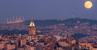 Copertina di Ingresso turco nella Ue, Bruxelles dura sul dispotico Erdogan